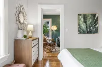 Garden Getaway 2BR Minutes to Salem, Beach, and train to Boston!