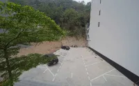 Cat Ba Wonder Hotel - parcheggio