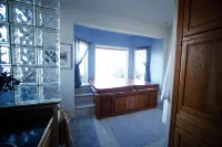 Family Friendly Home in Vineyard Next to Award Winning "Cathedral Ridge Winery - 3-Star