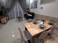 Palazio Serviced Apartment in Mount Austin Near Aeon Ikea Toppen Hsi - balcone