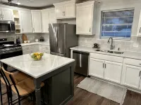Agreeable Gray: 3 Bedroom, Soothing 5 Beds, Large groups, Pet Friendly - 3つ星
