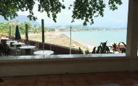 Bunga Ayu Seaside Resort - parking