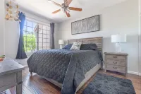 Amazing 2-bedroom Condo in Val Vista Lakes area in Gilbert Az! Pet Friendly!