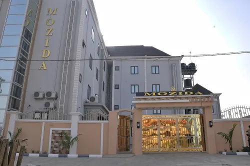 Mozida Suites - parkir