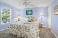 Beach House Anna Maria Island, FL - 1 block to beach!