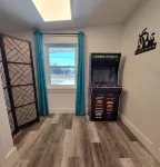 Modern Home ¤ Close to Shopping, Dining & Downtown! Outdoor Dinning & Firepit! - Wifi
