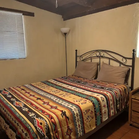 2 Br Home on 10.5 Acre Guest Ranch! Swim! Hike! Explore Nature! Private Yard!