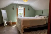 Charming 2-bedroom house in rural Sigel Pa close to state parks