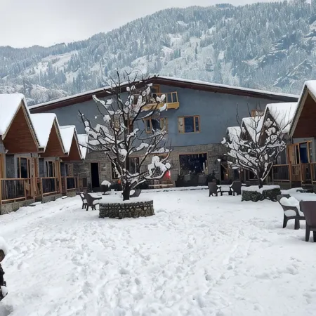 Winterfell the Stay, Unique River Front Resort