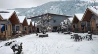 Winterfell the Stay, Unique River Front Resort - Varme kilder
