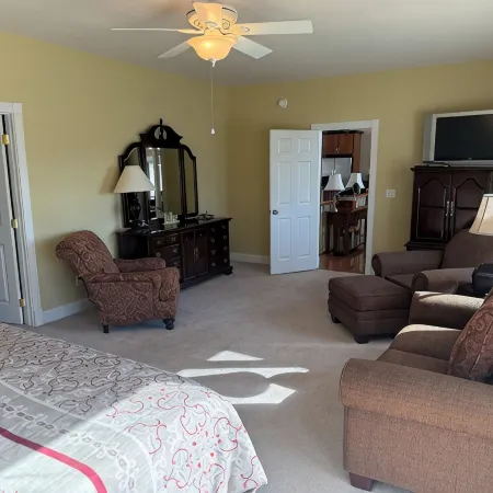 5 Br 4.5 BA with a Stunning Lake View and Boat Slip