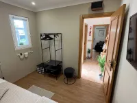 Studio for two guests with patio/terrace, air conditioning and wifi Hotels in Quelfes