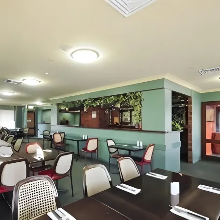 Bushman's Motor Inn