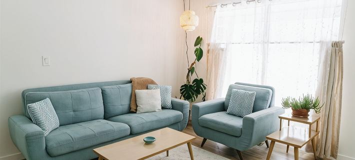 Bright Two Bedroom Suite with Private Entrance and Deck Near Downtown Golden Hotels in Golden
