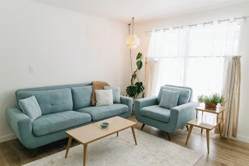 Bright Two Bedroom Suite with Private Entrance and Deck Near Downtown Golden - 3-Star