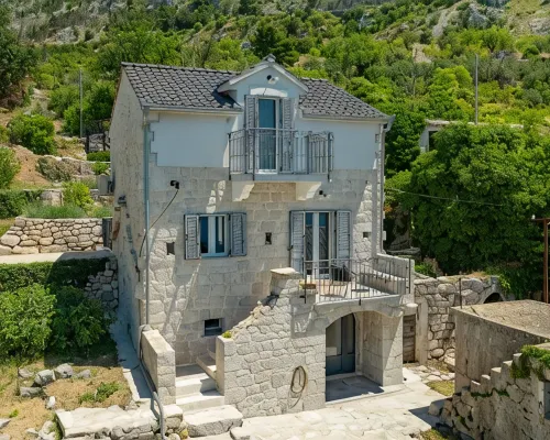 Villa GreyStone-House Podgora Charming with privat heated pool and romantic view Hotels in Podgora