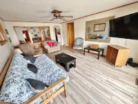 Up North Lake Escape - Homestays