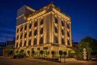 The Belmonte House by Noventa - Rooftop Pool Hotel in Udaipur - สระว่ายน้ำบนดาดฟ้า