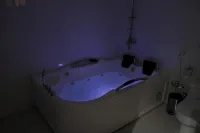 Qimam Park Hotel 4 - Hot Tub