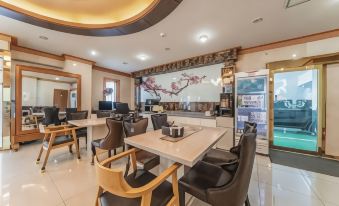 Gyeongpo Emerald Beach Hotel