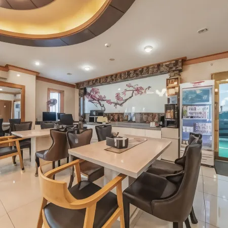 Gyeongpo Emerald Beach Hotel Отели рядом с достопримечательностью «Пляж Канмун»