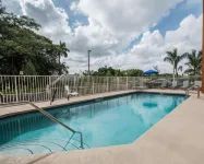 Comfort Suites Fort Lauderdale Airport South & Cruise Port - 3-نجوم