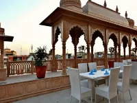 Gypsy Monkey Hotels near سيندي كامب
