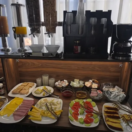 Haris Hotel
