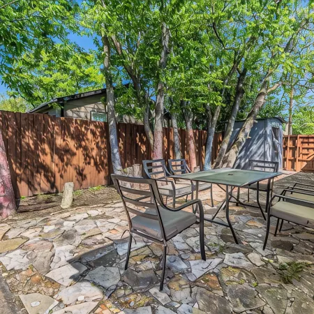 Spacious 5-bedroom bungalow in charming McKinney with huge parking space