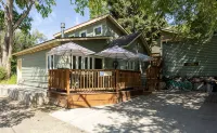 Spacious Layout │West Side │Walk Everywhere │Hot Tub │One Block to River - Bungalows