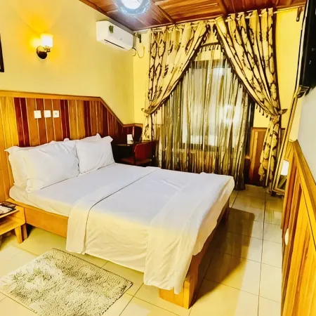 Marvel Hotel Buea Отели в г. Фако