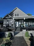 Beautiful Lake House with Private Sandy Beach, Hot Tub, Kayaks, 5 Beds, 5 Bath - Homestays