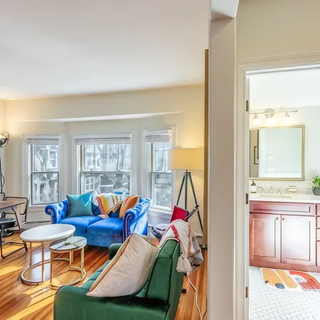 Historic Carriage House Next to Brown/RISD with Free Parking!