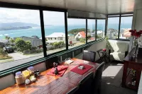 Pacific View Bed and Breakfast - Homestays