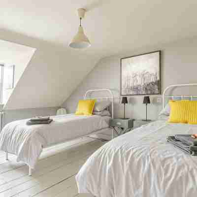 Cosy Fisherman’s Cottage, minutes from High Street, Harbour & Beach Rooms