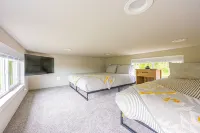 Rainforest Tiny Home Retreat: Rustic