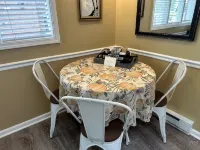 Cozy Cottage near Lake & Skiing, Hot Tub, fireplace & Fire-pit, Pets Allowed - Wifi