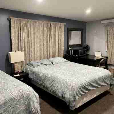 Downtown Jackson Cozy one bedroom, 3/4 bathSink and stand up shower Rooms