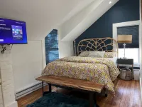 OB Cozy-Cottage-Glam off Circuit with Great Outdoor living