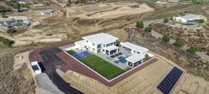 # 1 Vacation Rental in California for Large Groups Hotels in Riverside County