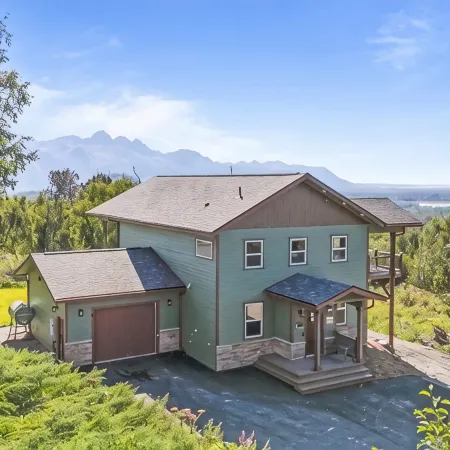 Private Retreat with Hot Tub & Views