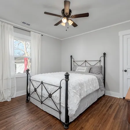 Charming 3BR 2BA Fully Renovated near DWNTN & MTSU