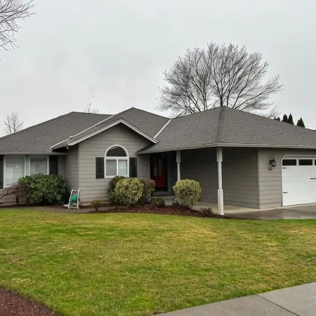 Beautifully Renovated Sleeps up to 8 in East Medford