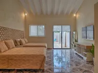 La Ermita Suites in Merida Centro with Pool - Historic Church Front - บังกะโล