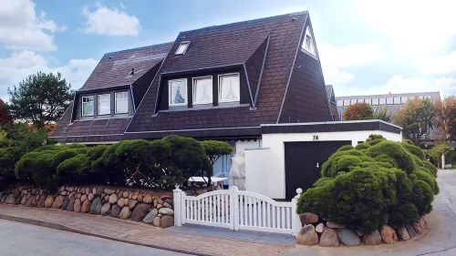 Generous, friendly DHH with terrace and garden in the heart of Westerland - 3-Star