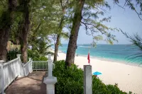 Beachfront Villa • Walk to Atlantis • Sleeps 8 - Biệt thự