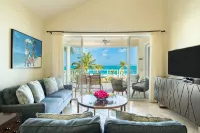 Grandview Penthouse 3 Bedroom plus bonus 4th bedroom Beach Front on Grace Bay - 3-Star