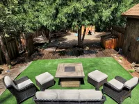 Arrowhead, A/C, Private Jacuzzi, Huge Backyard, 65" TV, Fully Stocked, Dogs OK. - Hytter