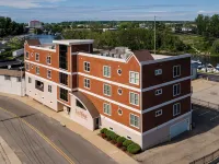 Luxury Waterfront Condo - 4-Star