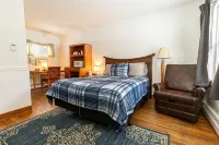 West Bethel Motel - parking